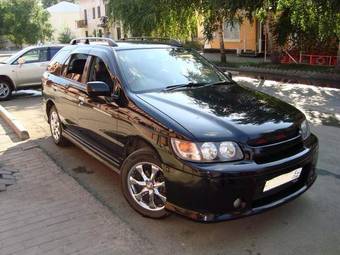 1999 Nissan R~nessa Pictures