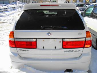 1999 Nissan R~nessa Pictures
