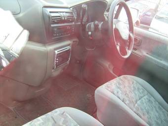 1999 Nissan R~nessa Photos