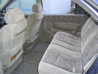 1999 Nissan R~nessa Pictures