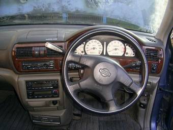 1999 Nissan R~nessa Photos