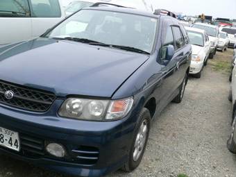1999 Nissan R~nessa Pictures