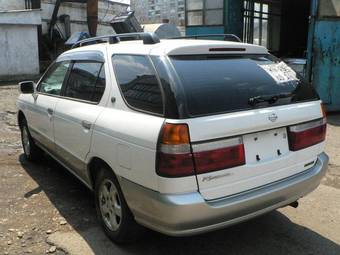 1999 Nissan R~nessa Pictures