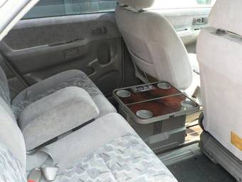 1999 Nissan R~nessa Pictures