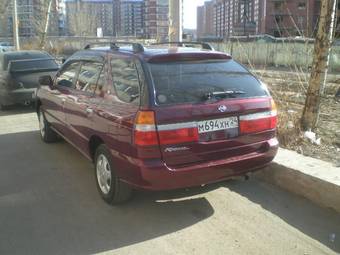 1999 Nissan R~nessa Pictures
