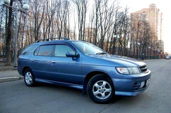 1999 Nissan R~nessa Pictures