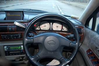 1999 Nissan R~nessa Images
