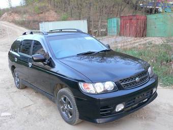 1999 Nissan R~nessa Photos