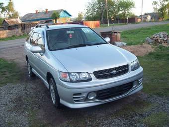 1999 Nissan R~nessa Photos