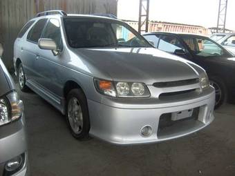 1999 Nissan R~nessa Photos