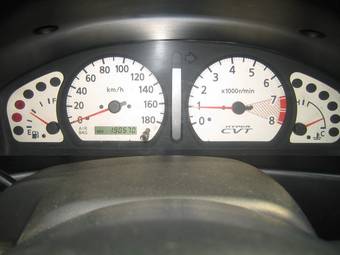 1999 Nissan R~nessa Pictures