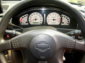 1999 Nissan R~nessa Photos