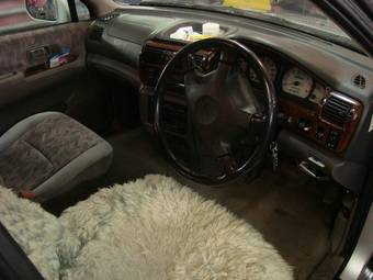 1999 Nissan R~nessa Images