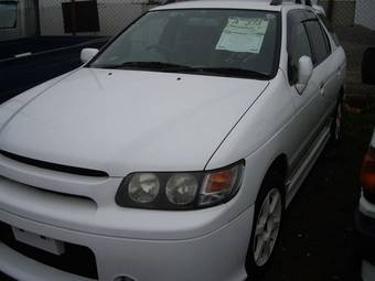 1999 Nissan R~nessa Photos