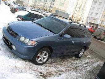 1999 Nissan R~nessa Pictures