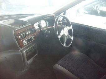 1999 Nissan R~nessa Photos