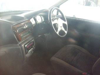 1999 Nissan R~nessa Photos