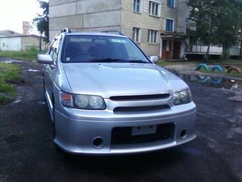 1999 Nissan R~nessa Pictures