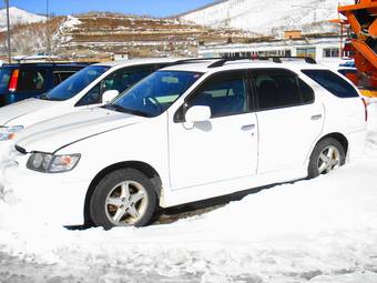 1999 Nissan R~nessa Pictures