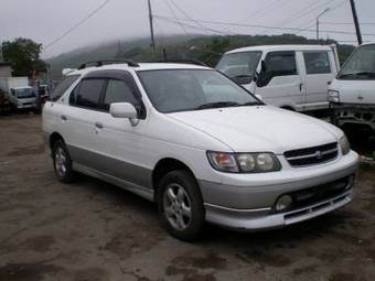 1999 Nissan R~nessa Photos