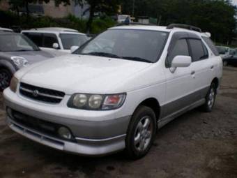 1999 Nissan R~nessa Photos