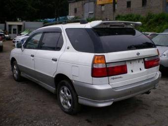 1999 Nissan R~nessa Pictures