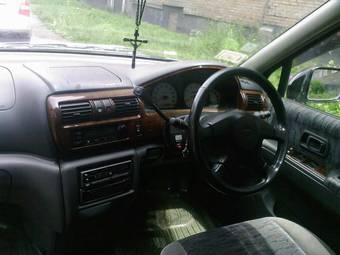 1999 Nissan R~nessa Photos