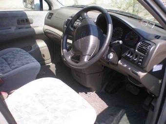 1999 Nissan R~nessa Photos