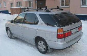 1999 Nissan R~nessa Pictures