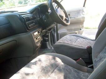 1999 Nissan R~nessa Pics