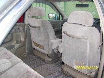 1999 Nissan R~nessa Pictures