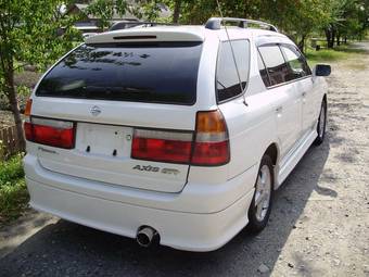 1999 Nissan R~nessa Pictures
