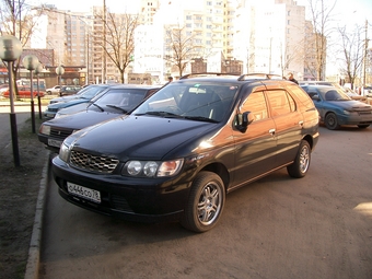 2000 Nissan R~nessa