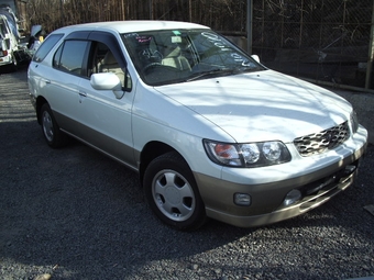 2000 Nissan R~nessa
