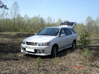 2000 Nissan R~nessa
