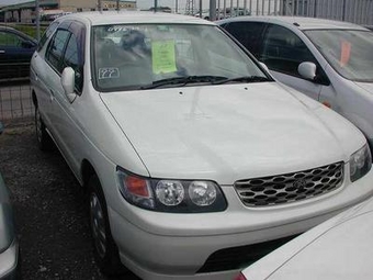 2000 Nissan R~nessa