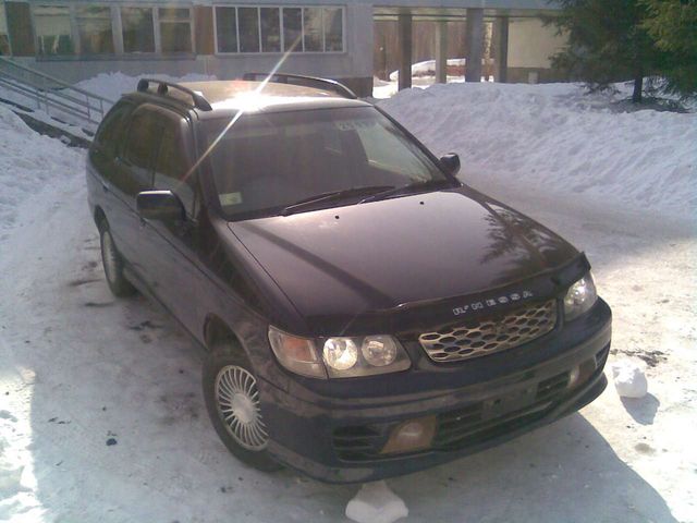2000 Nissan R~nessa