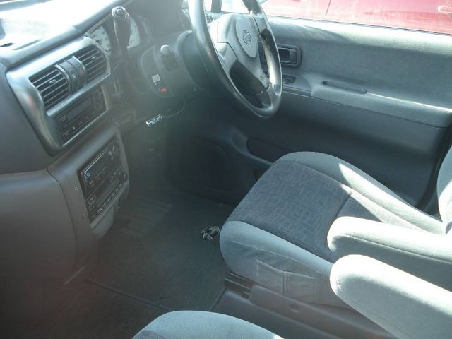 2000 Nissan R~nessa