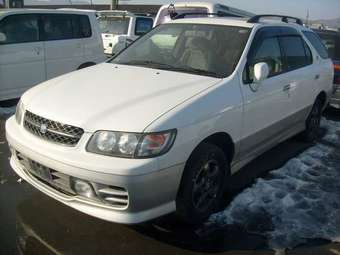 2000 Nissan R~nessa