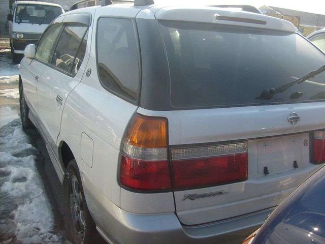 2000 Nissan R~nessa