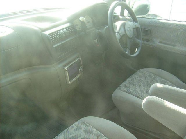 2000 Nissan R~nessa