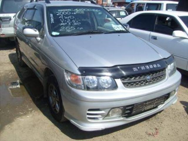 2000 Nissan R~nessa