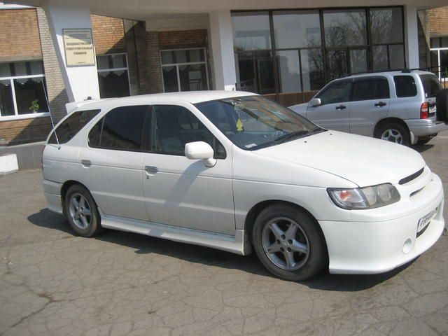2000 Nissan R~nessa