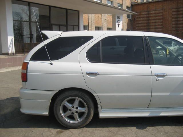2000 Nissan R~nessa