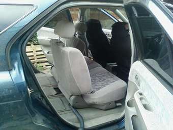 2000 Nissan R~nessa Pictures