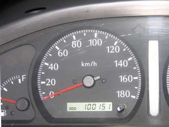 2000 Nissan R~nessa Photos