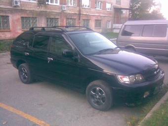 2000 Nissan R~nessa Photos