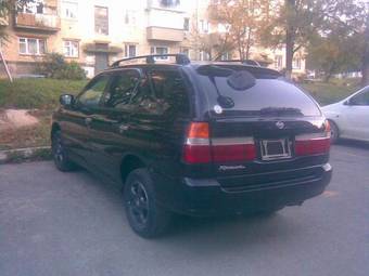 2000 Nissan R~nessa Photos