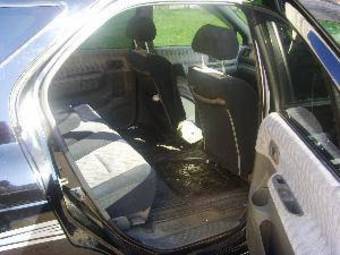 2000 Nissan R~nessa Pictures