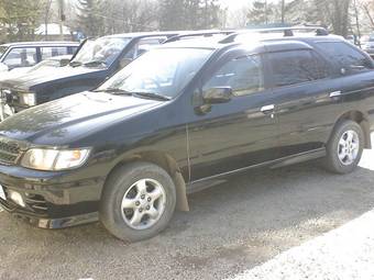 2000 Nissan R~nessa Photos
